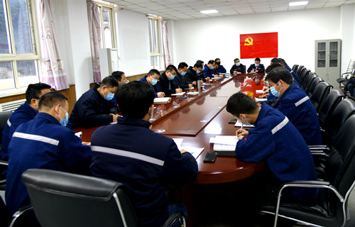 參加調(diào)度會議_副本.jpg