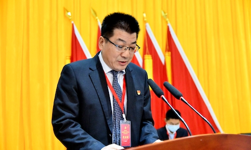 3.陜焦公司副總經(jīng)理、黃陵煤化工公司黨委書記孫潤錄作黨委報告.JPG